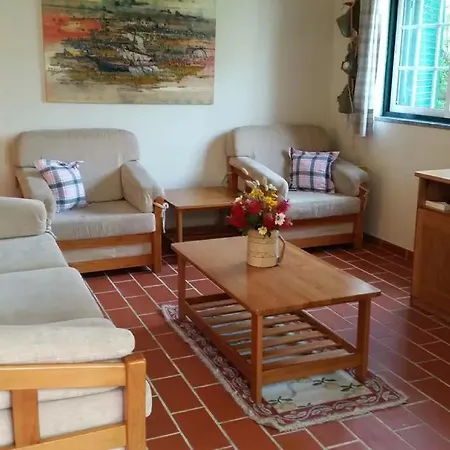 White Bougainvillea House * فوز دو أريلهو